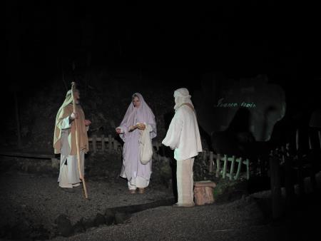 Utrinki iz druge uprizoritve predstave Božična noč, odigrane 5.1.2019 20